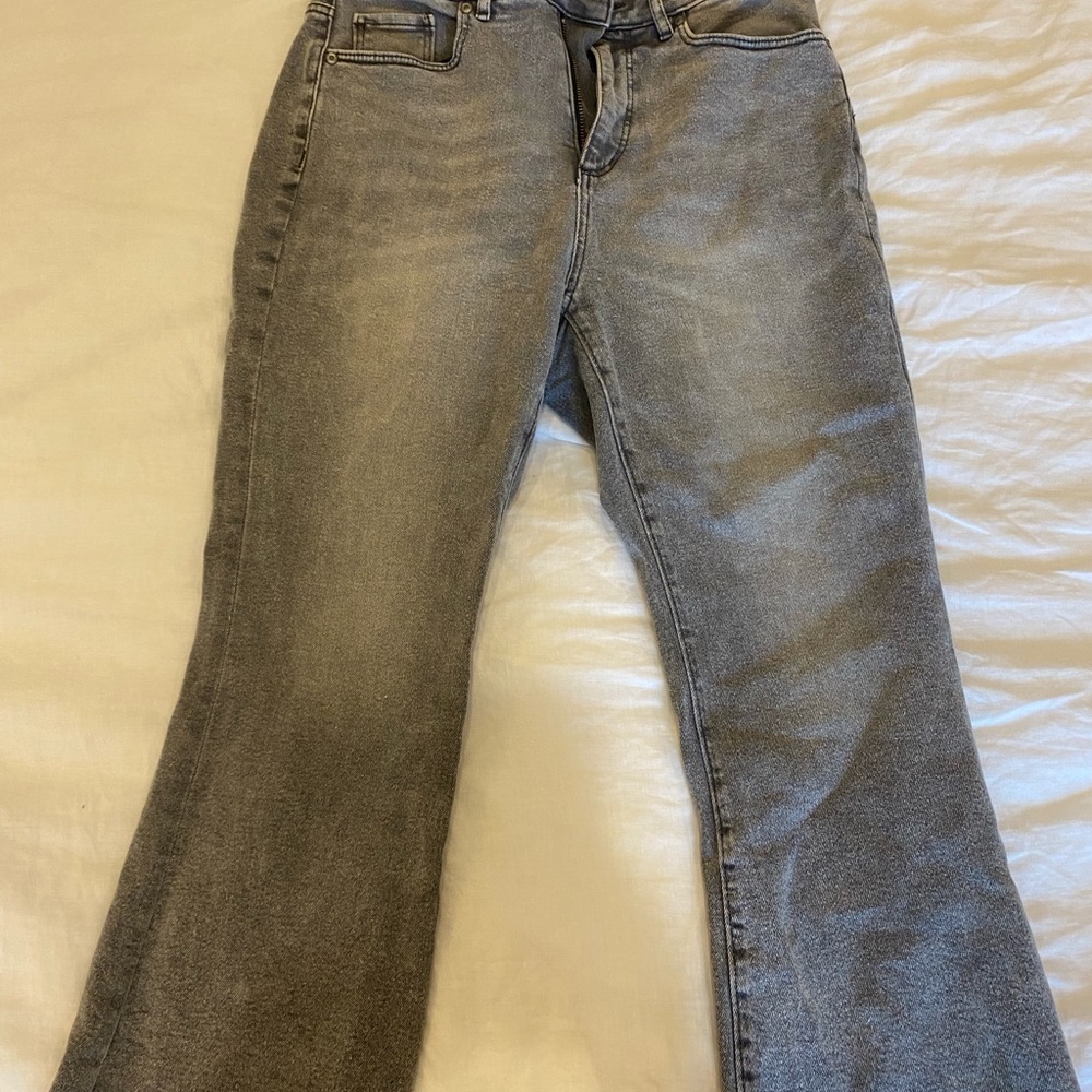 Loft Curvy High Waist Kick Crop jeans Size 8/29